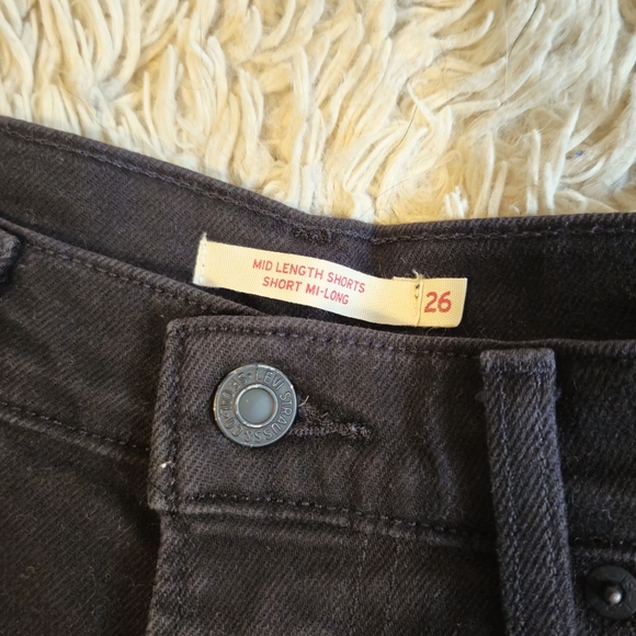 Black Levi's shorts - Picture 2 of 10